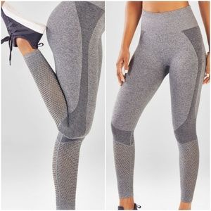 High-Waisted Seamless Mesh Legging - M / Regular